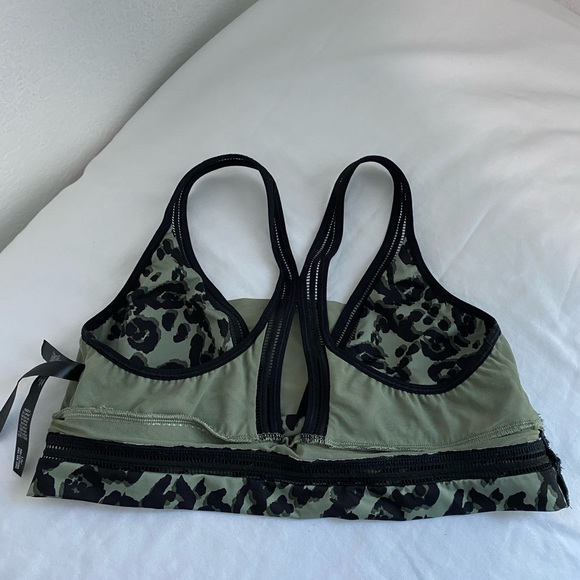 VICTORIA’S SECRET Black Green Cheetah Low Impac Sport Bra Yoga Workout Sz L - Picture 7 of 12